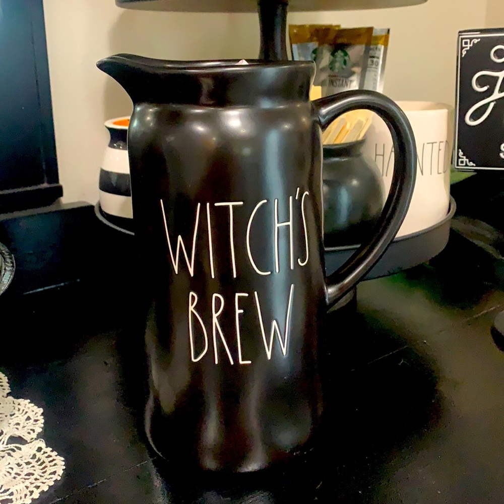 RAE DUNN WITCH’S BREW PITCHER 🖤🎃🧙🏻‍♀️